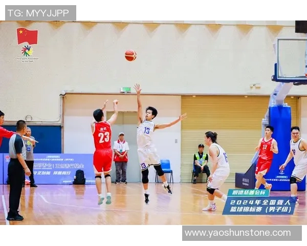 无球犯规的规则解析与篮球比赛中的战略影响探讨 无球犯规的规则解析与篮球比赛中的战略影响探讨